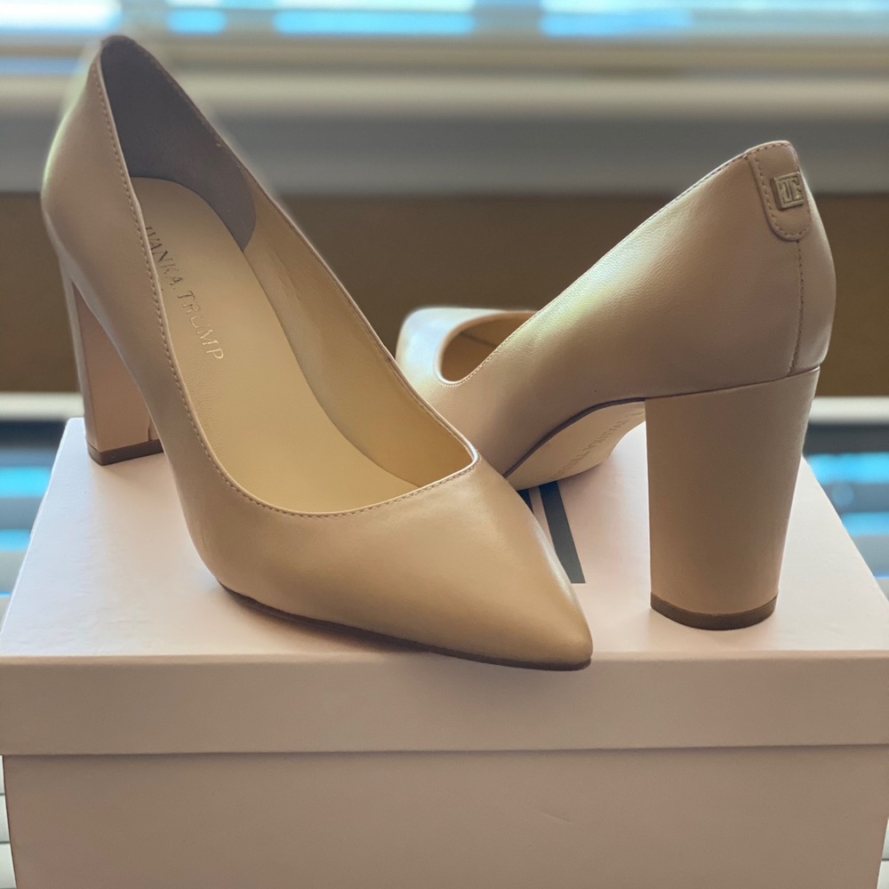 Women’s Heels - Picture 1 of 1